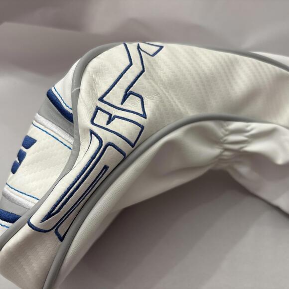 Taylormade SIM Driver Headcover White/Blue - Picture 7 of 10